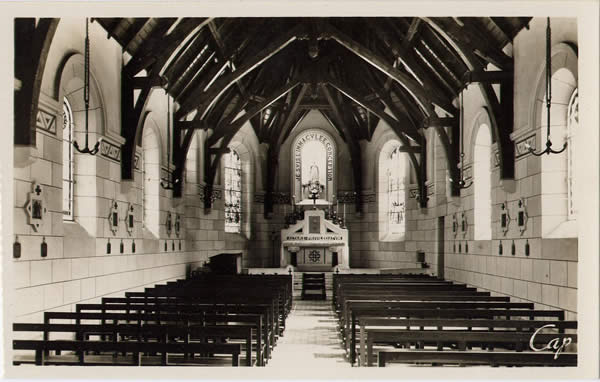 L'intérieur de la chapelle